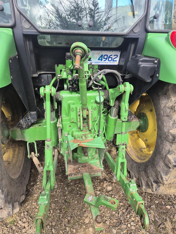 Used John Deere 5620