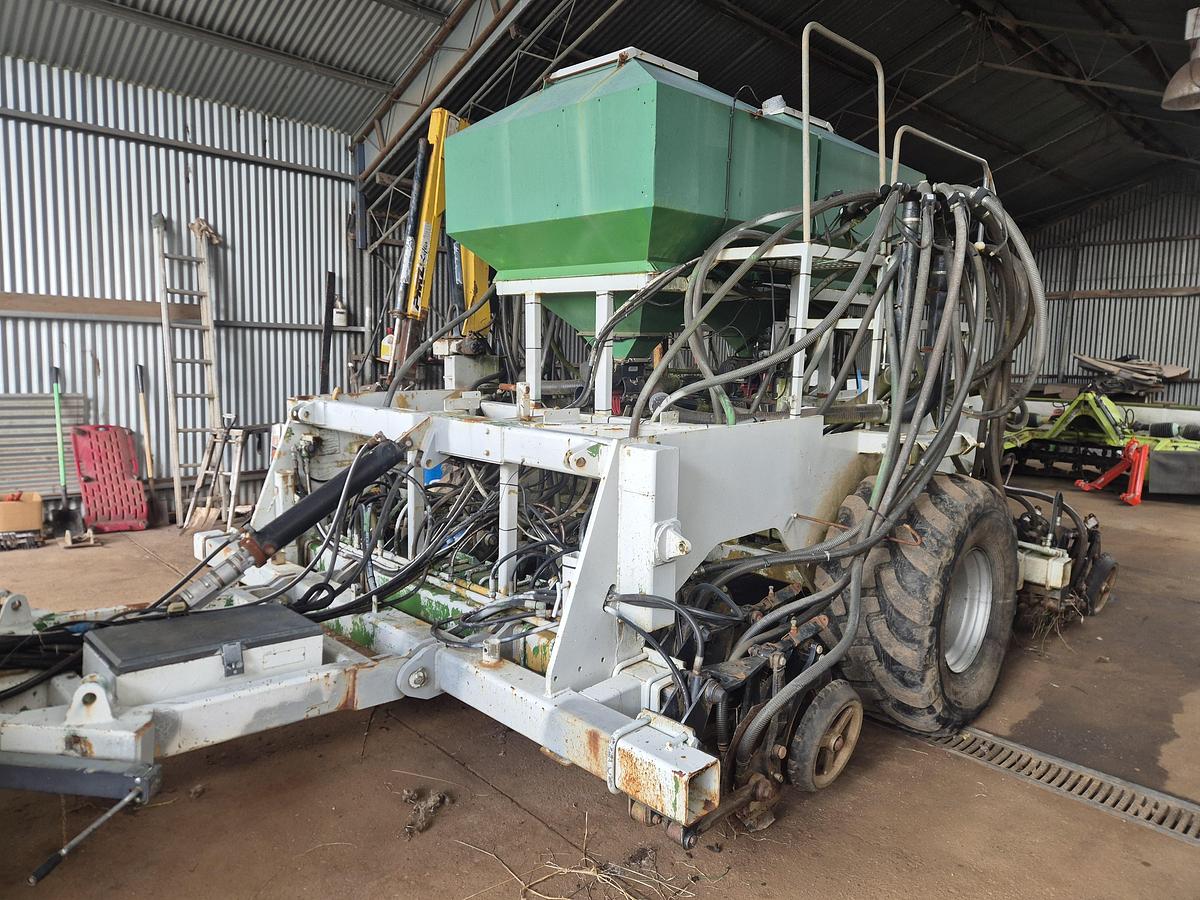 Used Cross Slot  Air Seeder