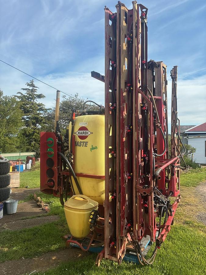 Used Hardi 1200L Boom Sprayer