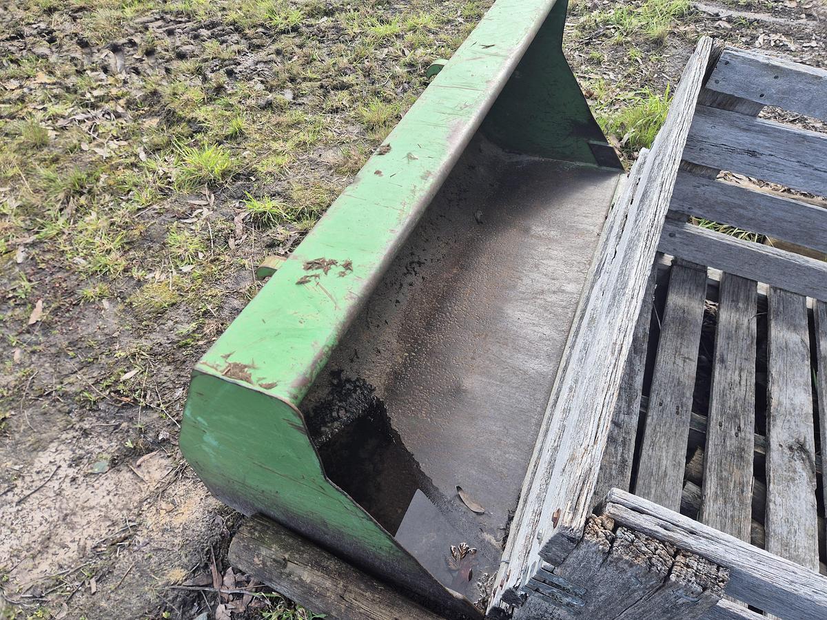 Used John Deere 5620