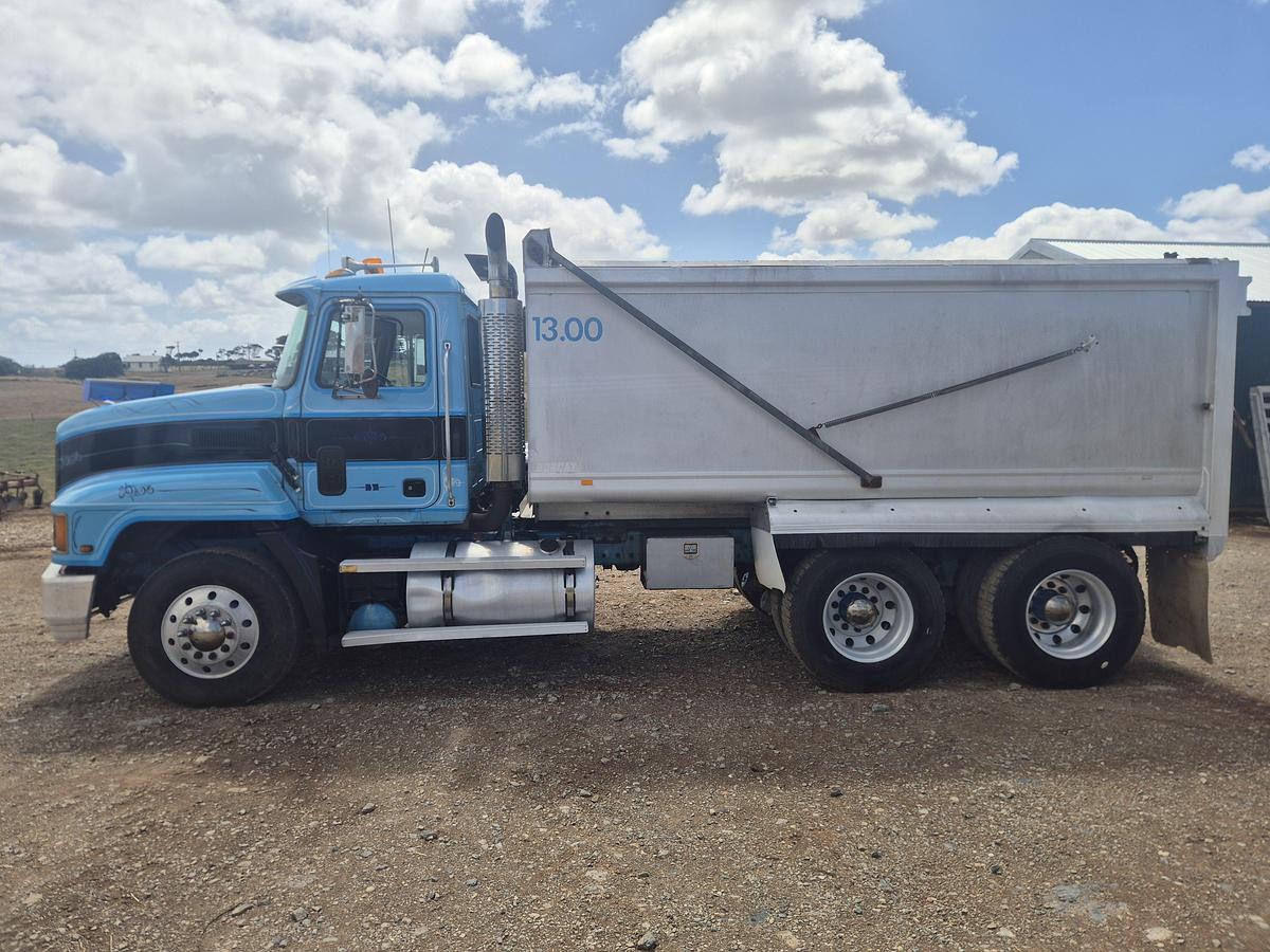 Used 1997 Mack CH 470HP Tipper