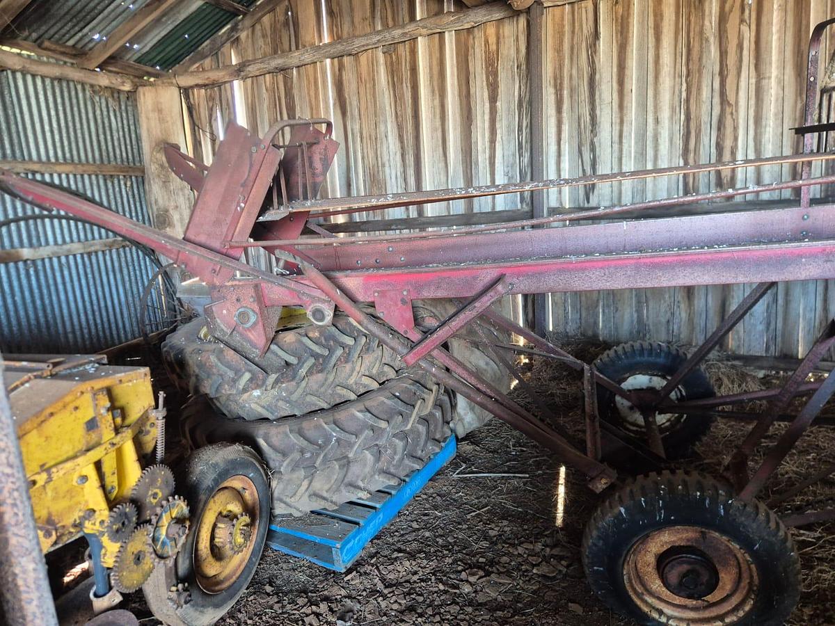 Used International Small Square Bale Loader