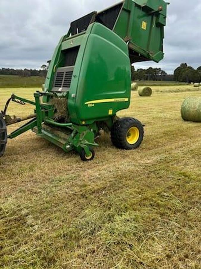 Used John Deere 864 Round Baler