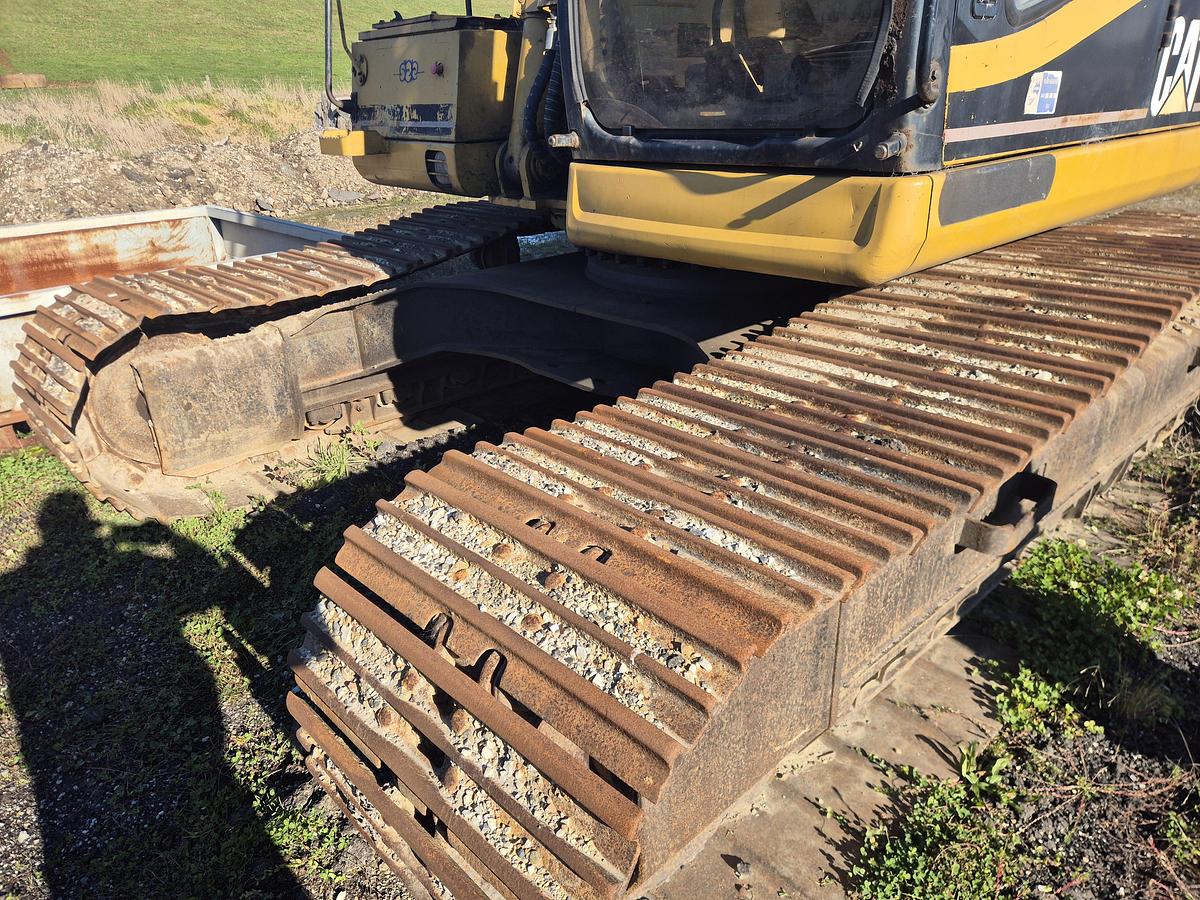 Used Caterpillar  325 Excavator