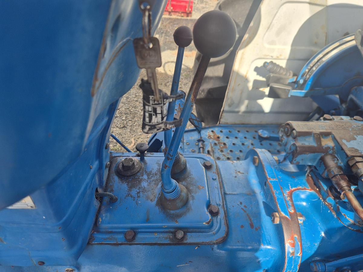 Used 1982 Ford 4100 2wd Tractor