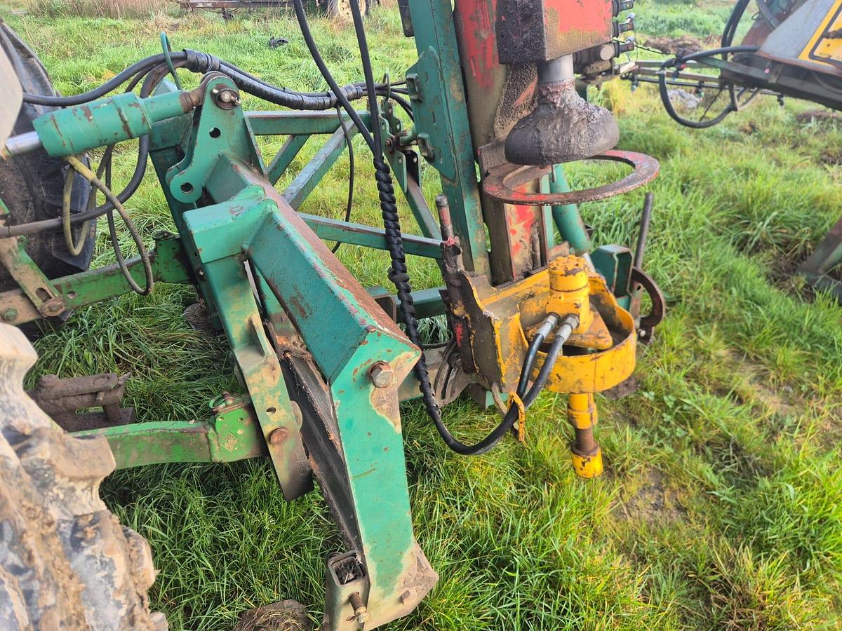 Used Munro Auto Driver Side Shift Post Driver with Auger