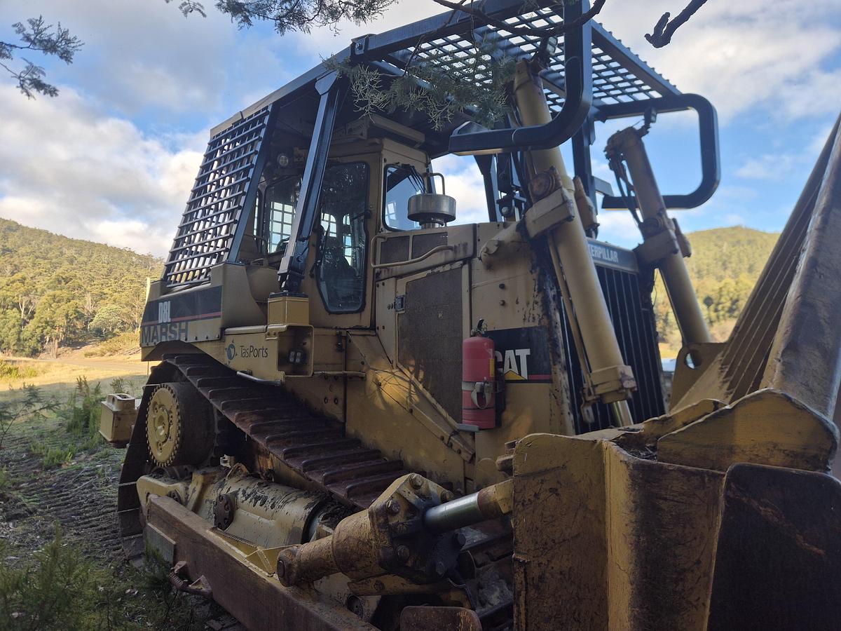 Used Caterpillar D8L