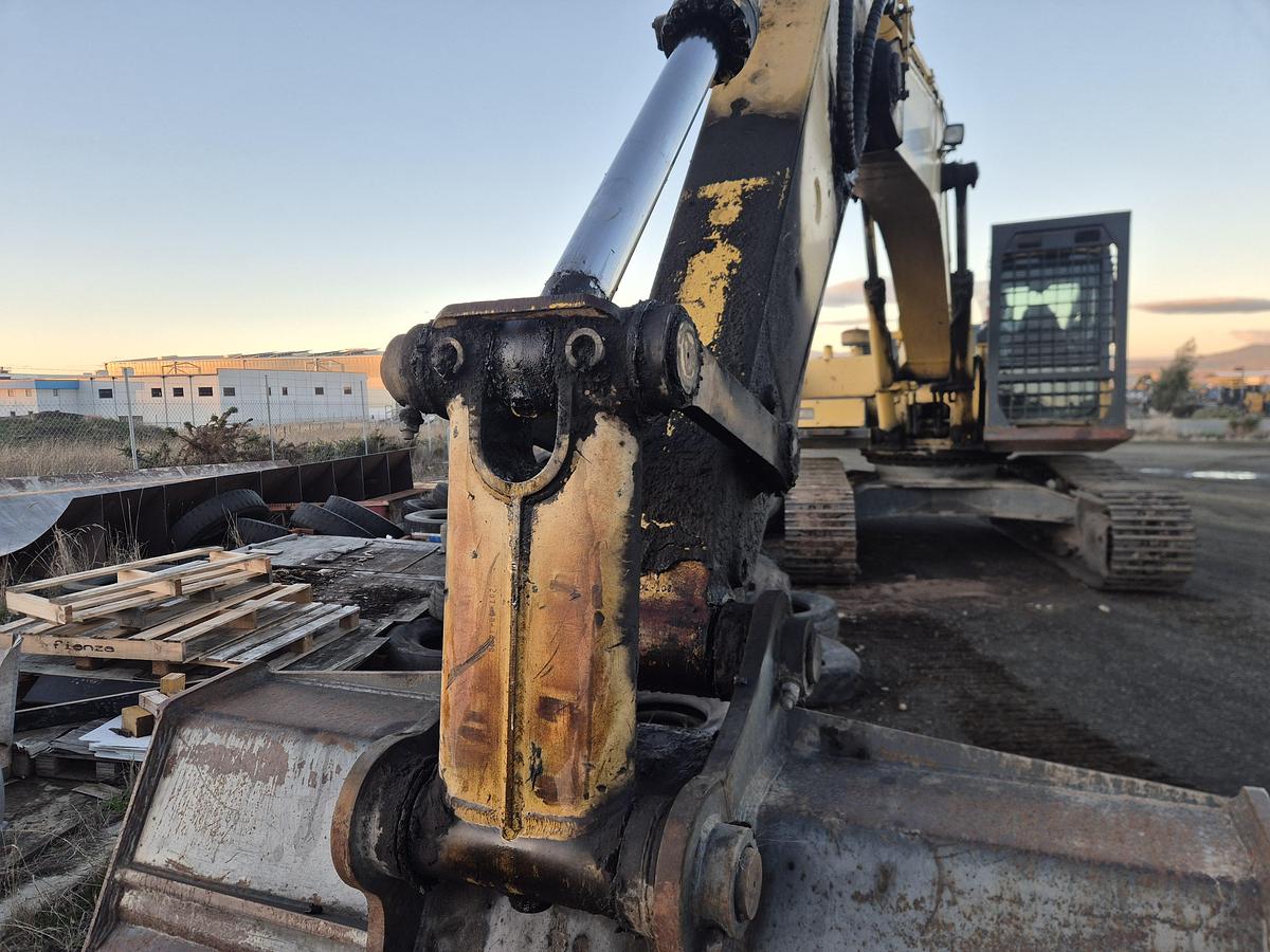 Used Komatsu  PC300-6 Excavator