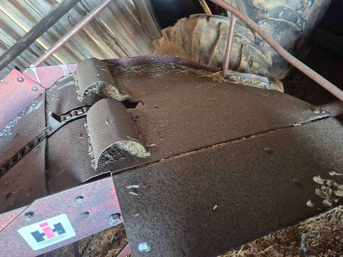 Used International Small Square Bale Loader