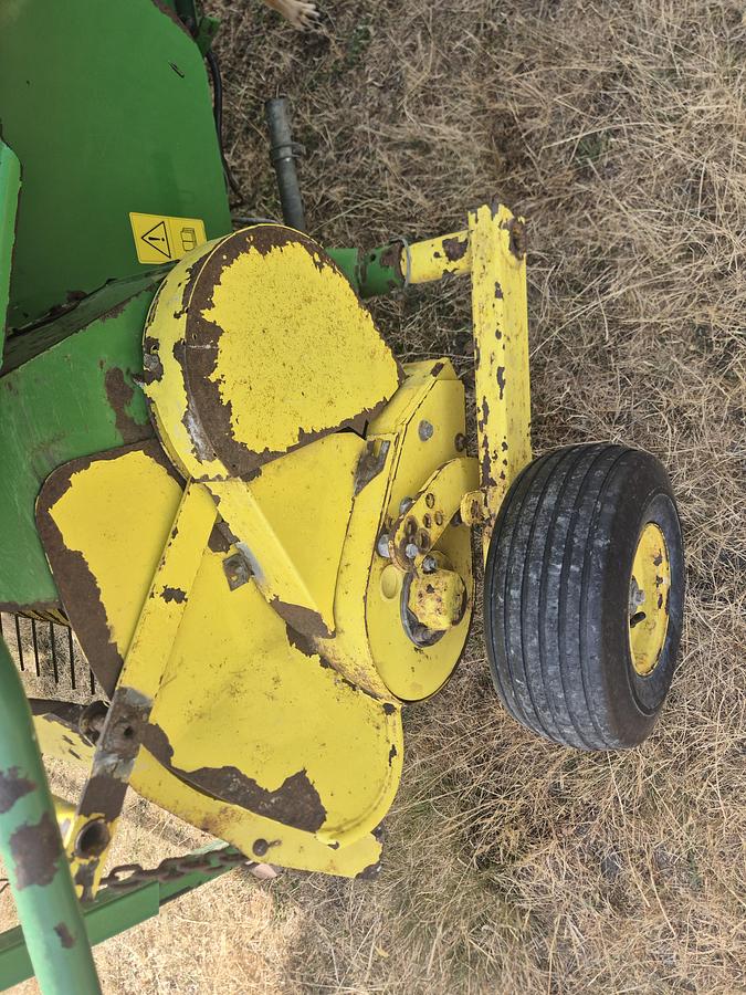 Used John Deere  592 Round Baler