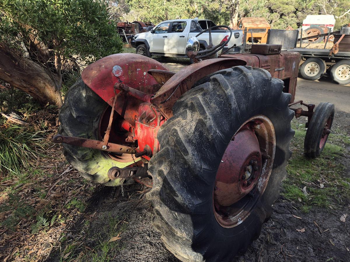 Used International  B250 Tractor