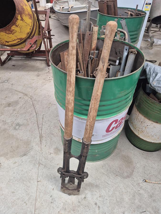 Used Cattle Dehorners
