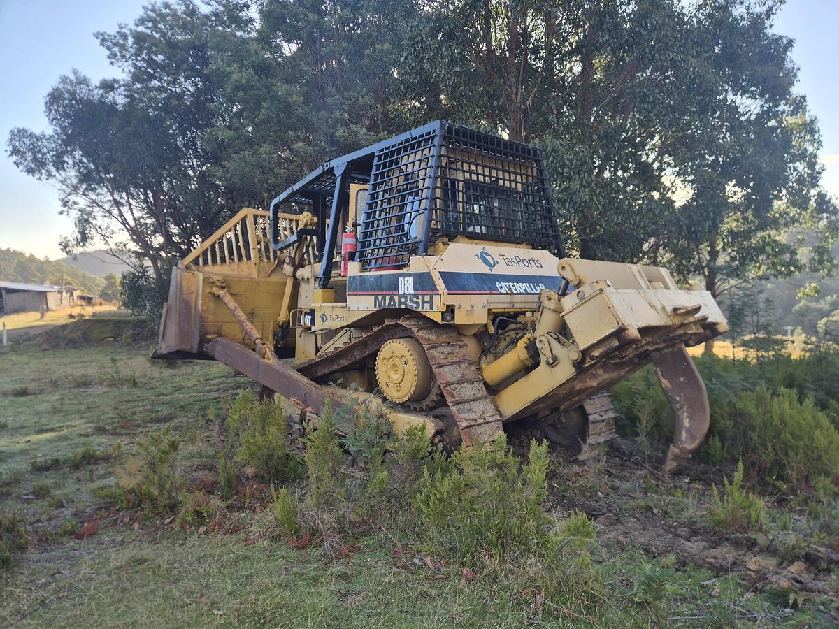 Used Caterpillar D8L