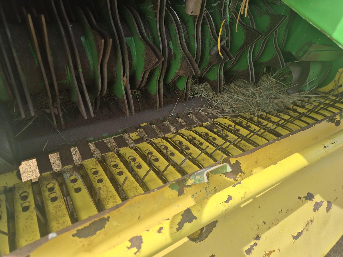 Used John Deere  592 Round Baler