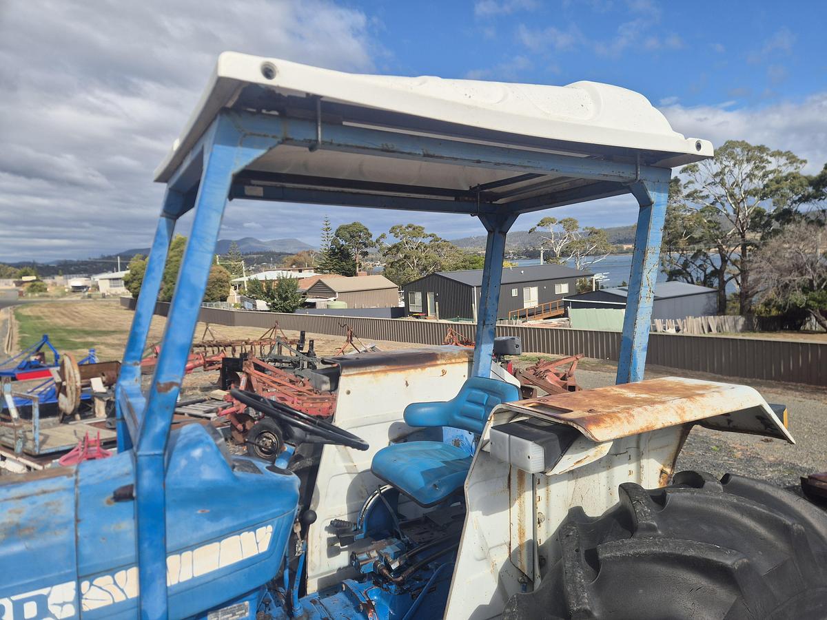 Used 1982 Ford 4100 2wd Tractor