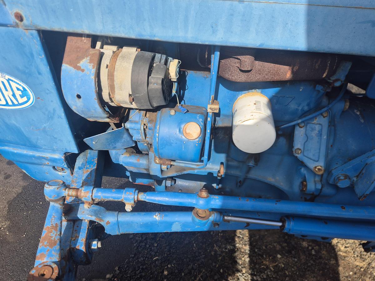 Used 1982 Ford 4100 2wd Tractor