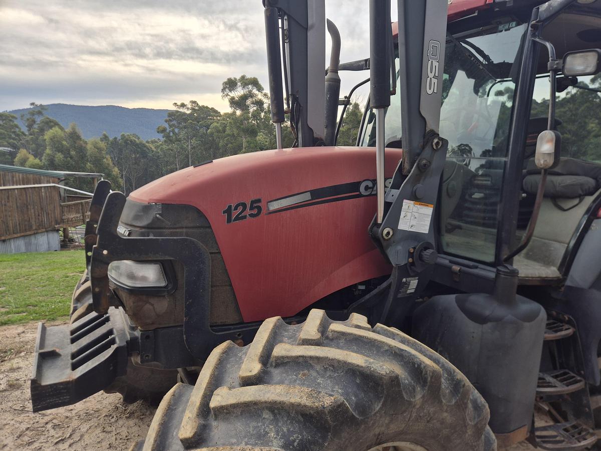 Used 2003 Case Maxxum 125 Loader Tractor