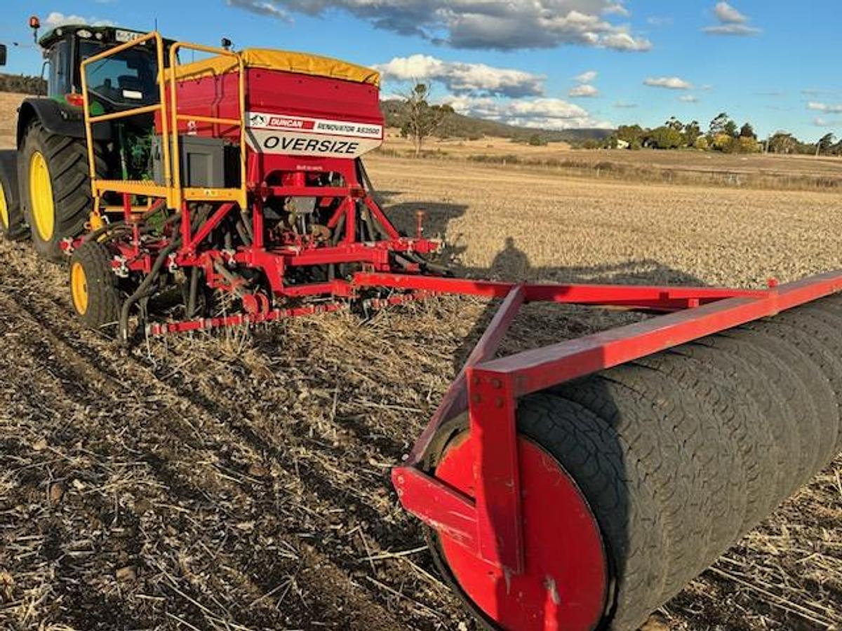 Used Duncan  Air Seeder