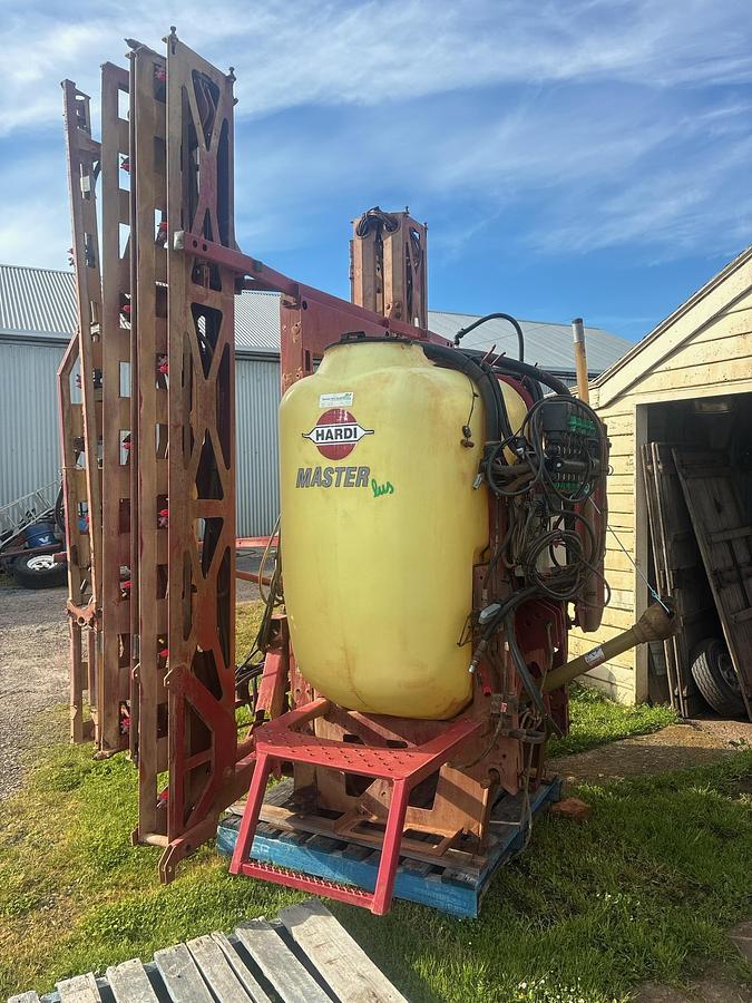 Used Hardi 1200L Boom Sprayer