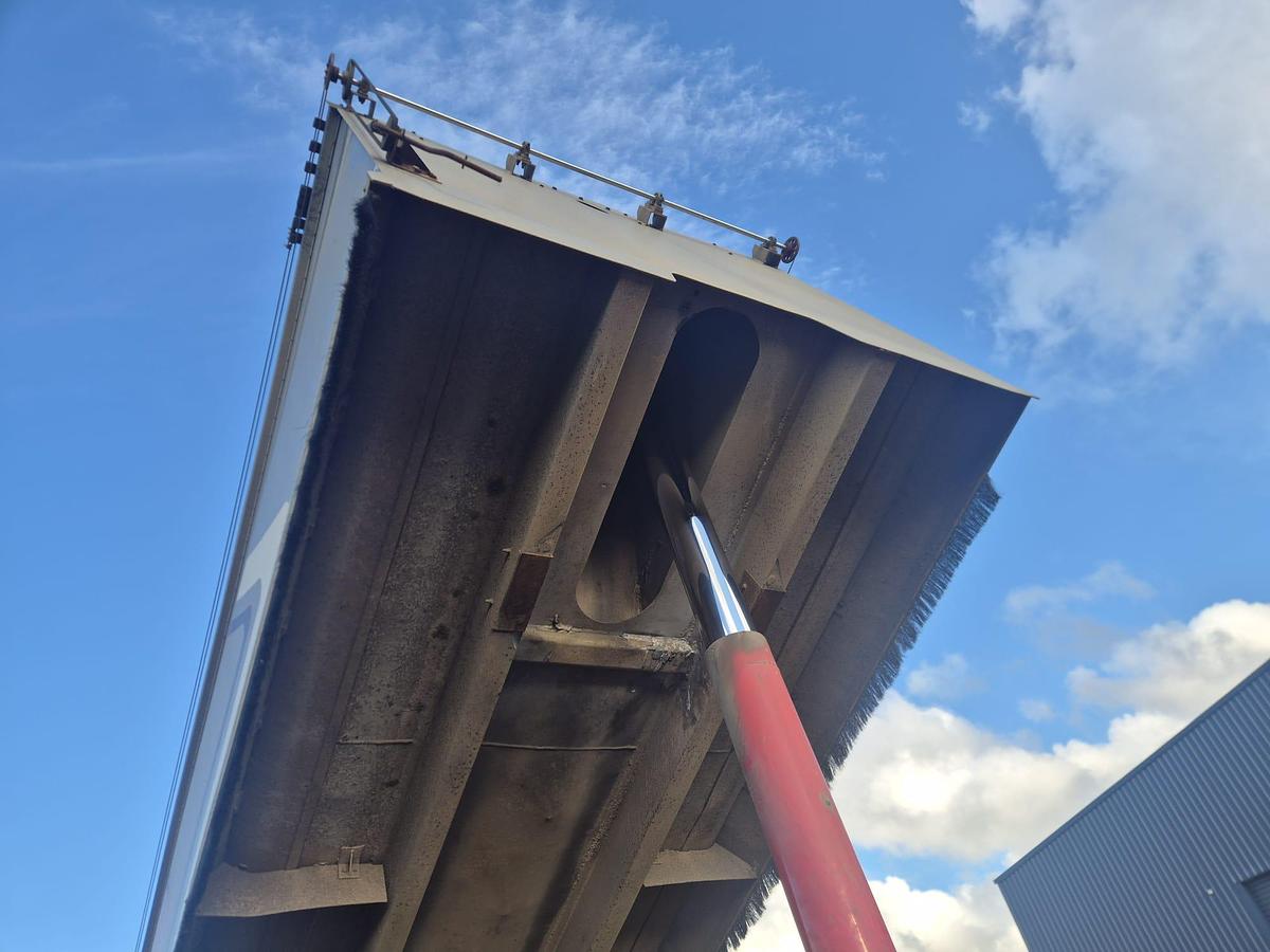 Used 2010 Tefco Quad Dog Tipper Trailer