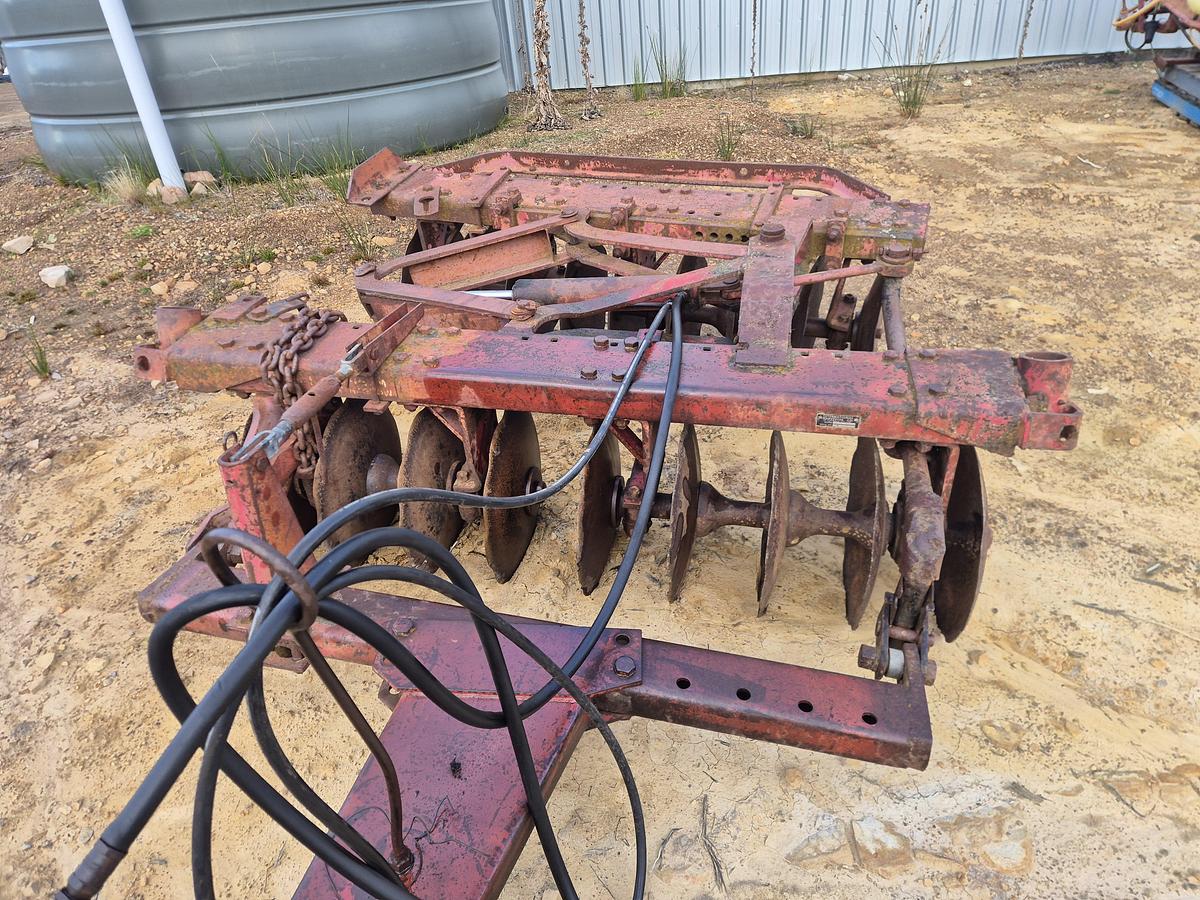 Used International  Una-Beam 18 Plate Offset Discs