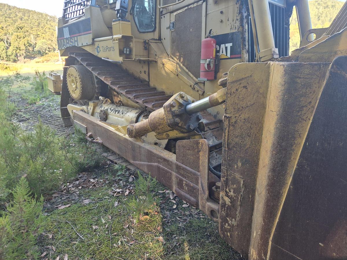 Used Caterpillar D8L