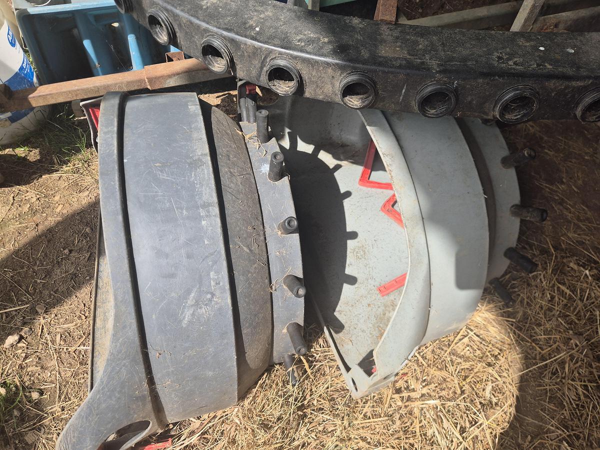 Used Assorted Calf Rearing Gear