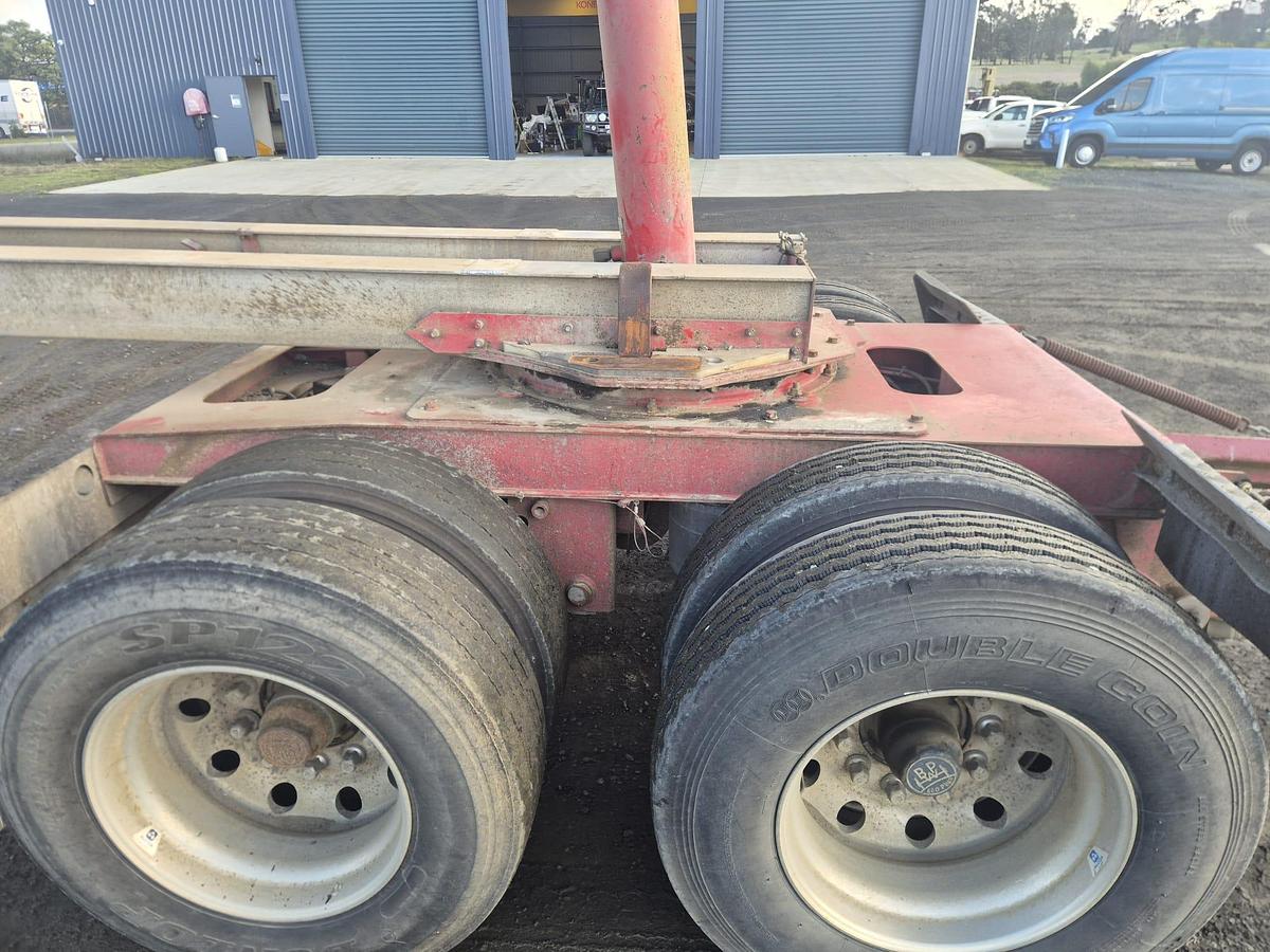 Used 2010 Tefco Quad Dog Tipper Trailer