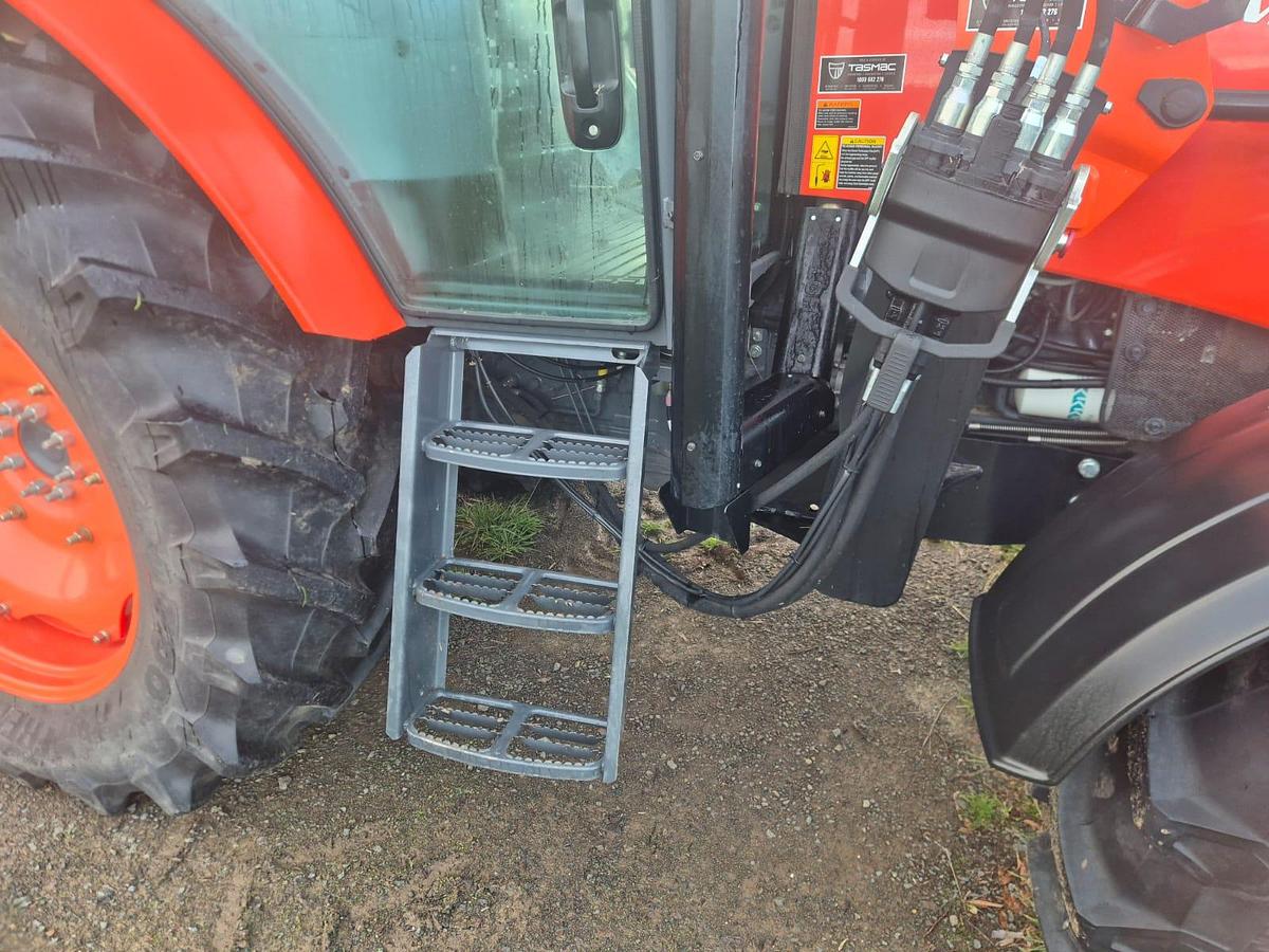 Used Kubota M126GX Tractor with Quicke Loader