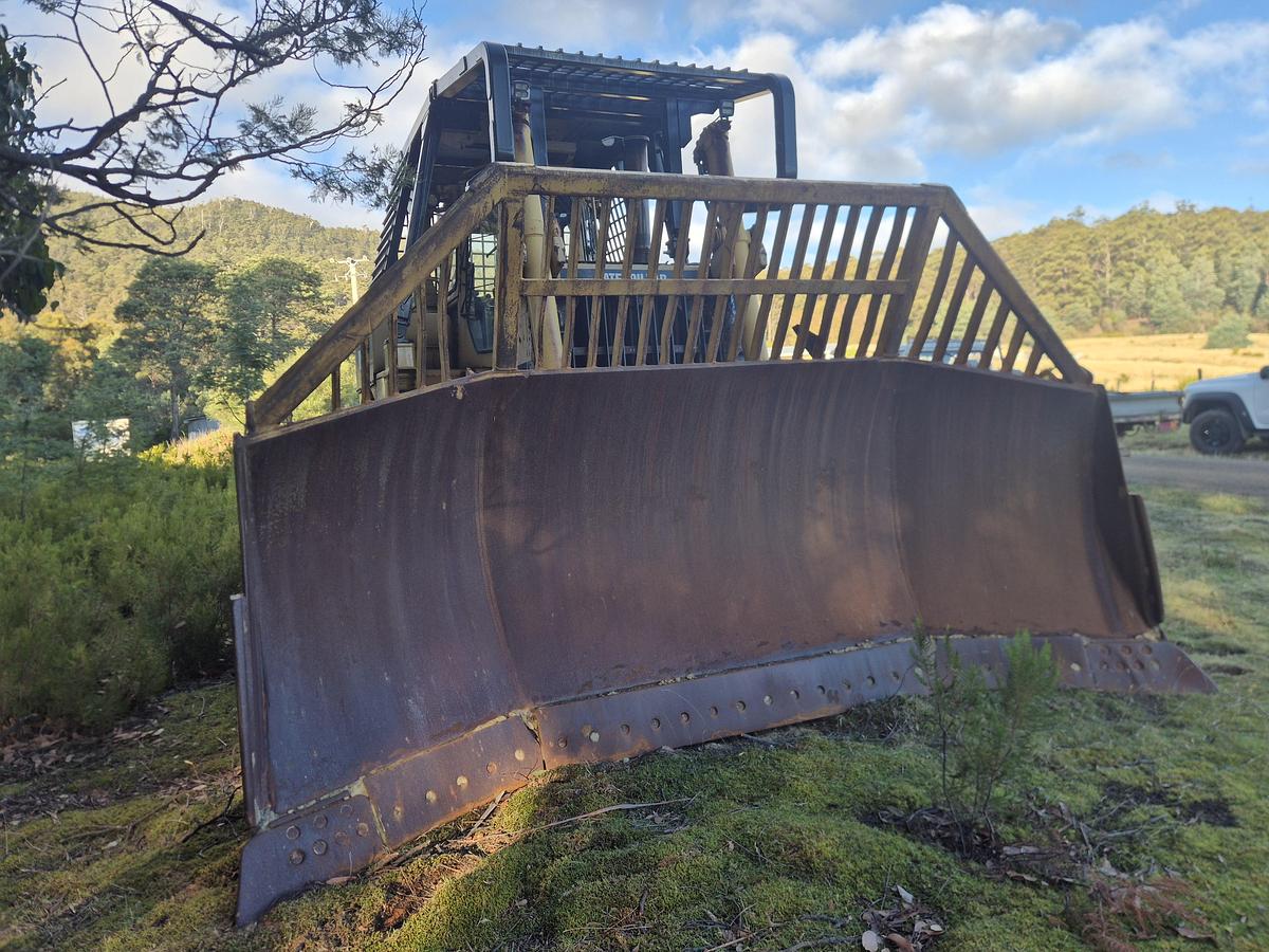 Used Caterpillar D8L