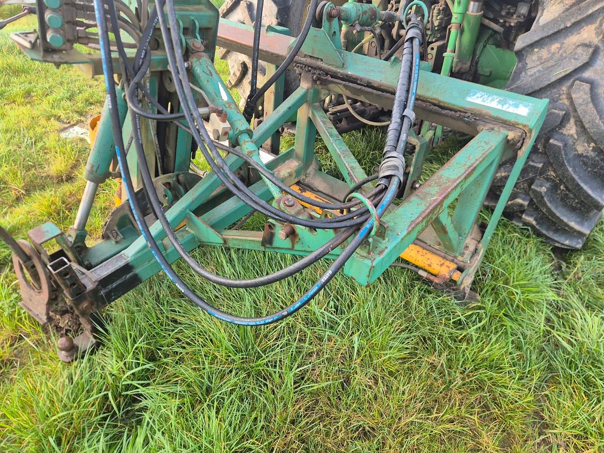 Used Munro Auto Driver Side Shift Post Driver with Auger