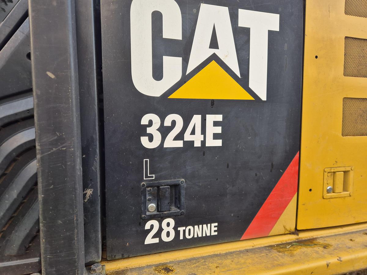 Used Caterpillar 324