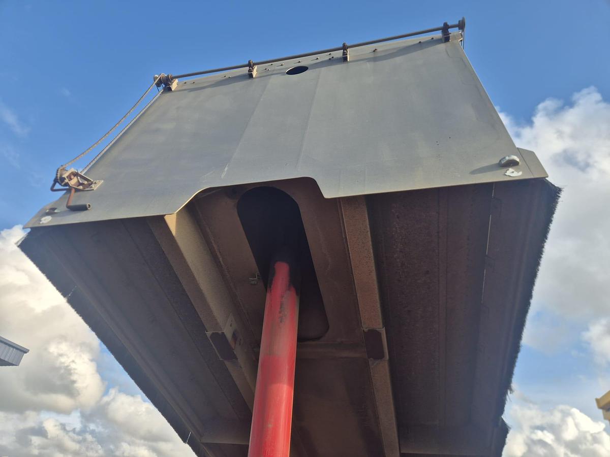 Used 2014 Tefco Quad Dog Tipper Trailer