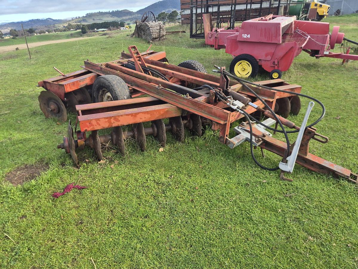 Used Jarrett 28 Plate Wheeled Offset Discs