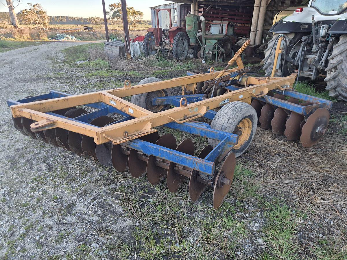 Used Delmade 750 Series 28 Plate Wheeled Offset Discs