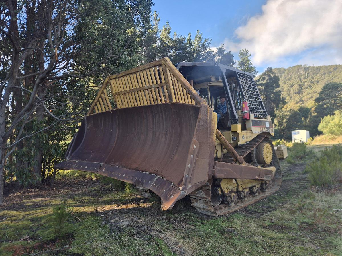 Used Caterpillar D8L