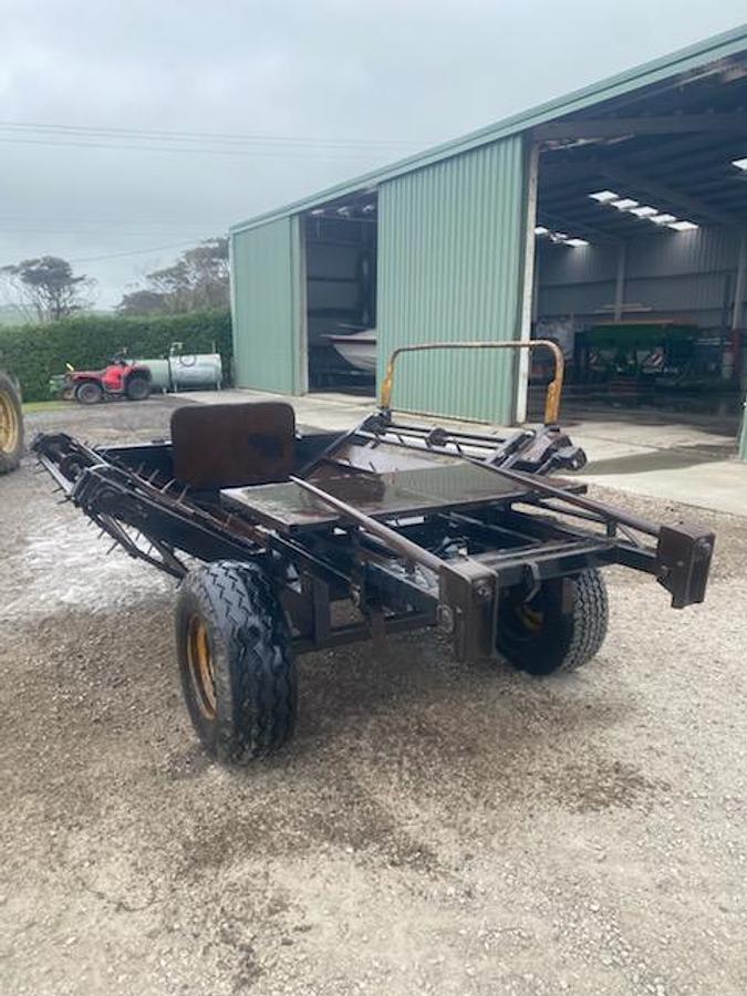 Used Boomerang  Trailing Bale Feeder
