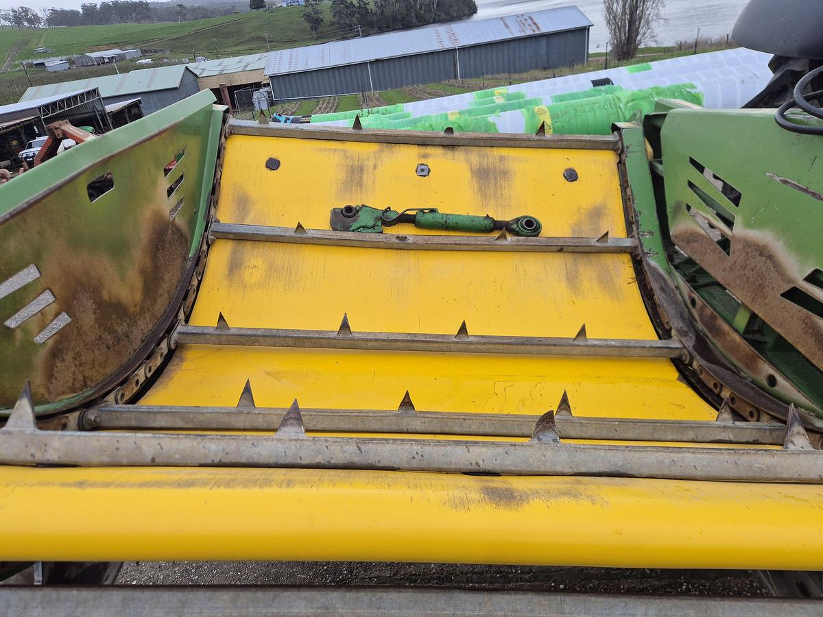 Used Hustler  SL360X Linkage Chain Bale Feeder