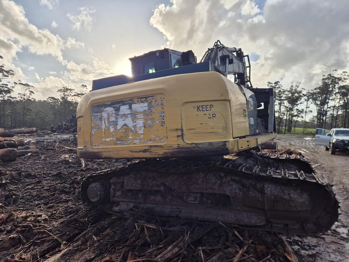 Used Caterpillar 320D2 FM