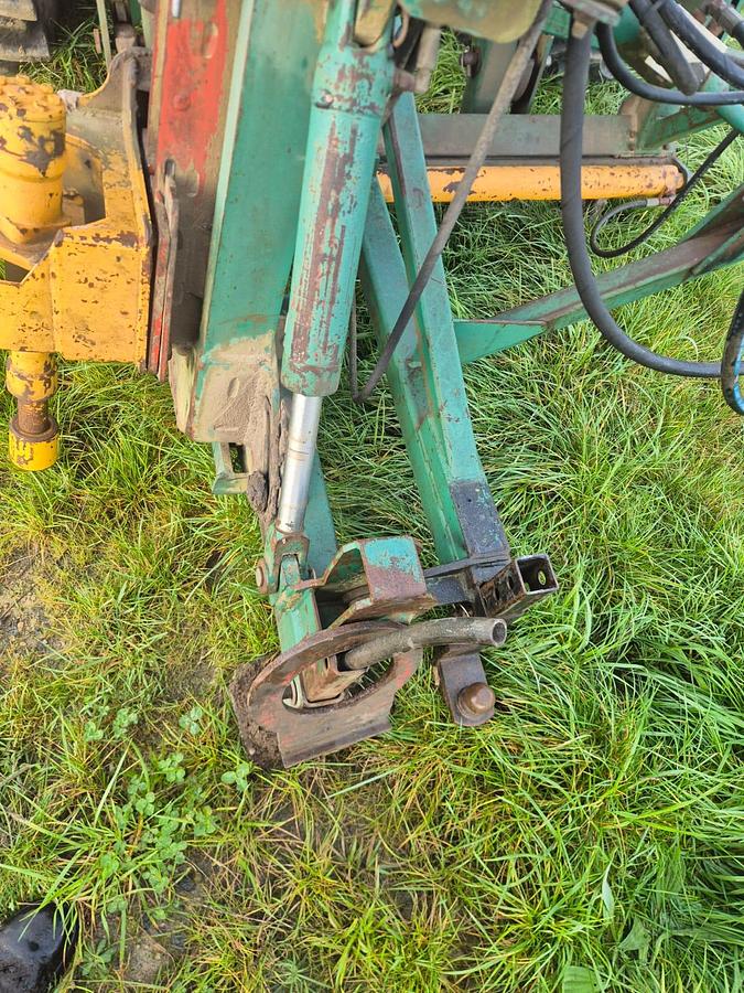 Used Munro Auto Driver Side Shift Post Driver with Auger
