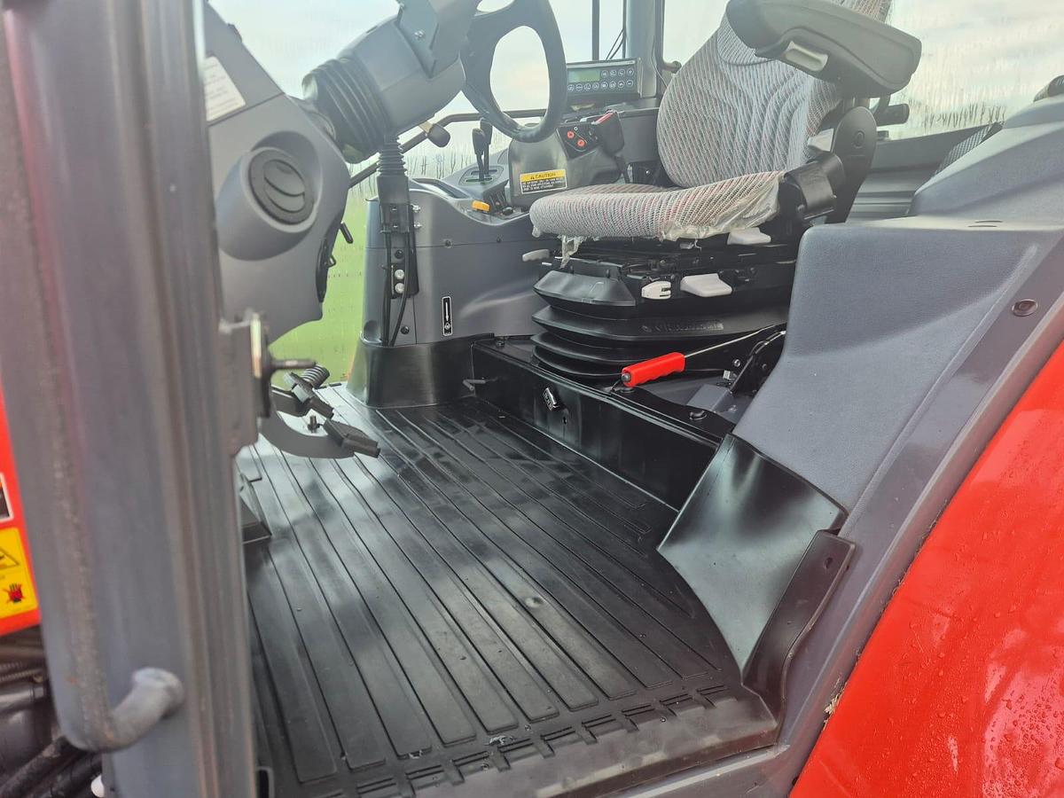 Used Kubota M126GX Tractor with Quicke Loader