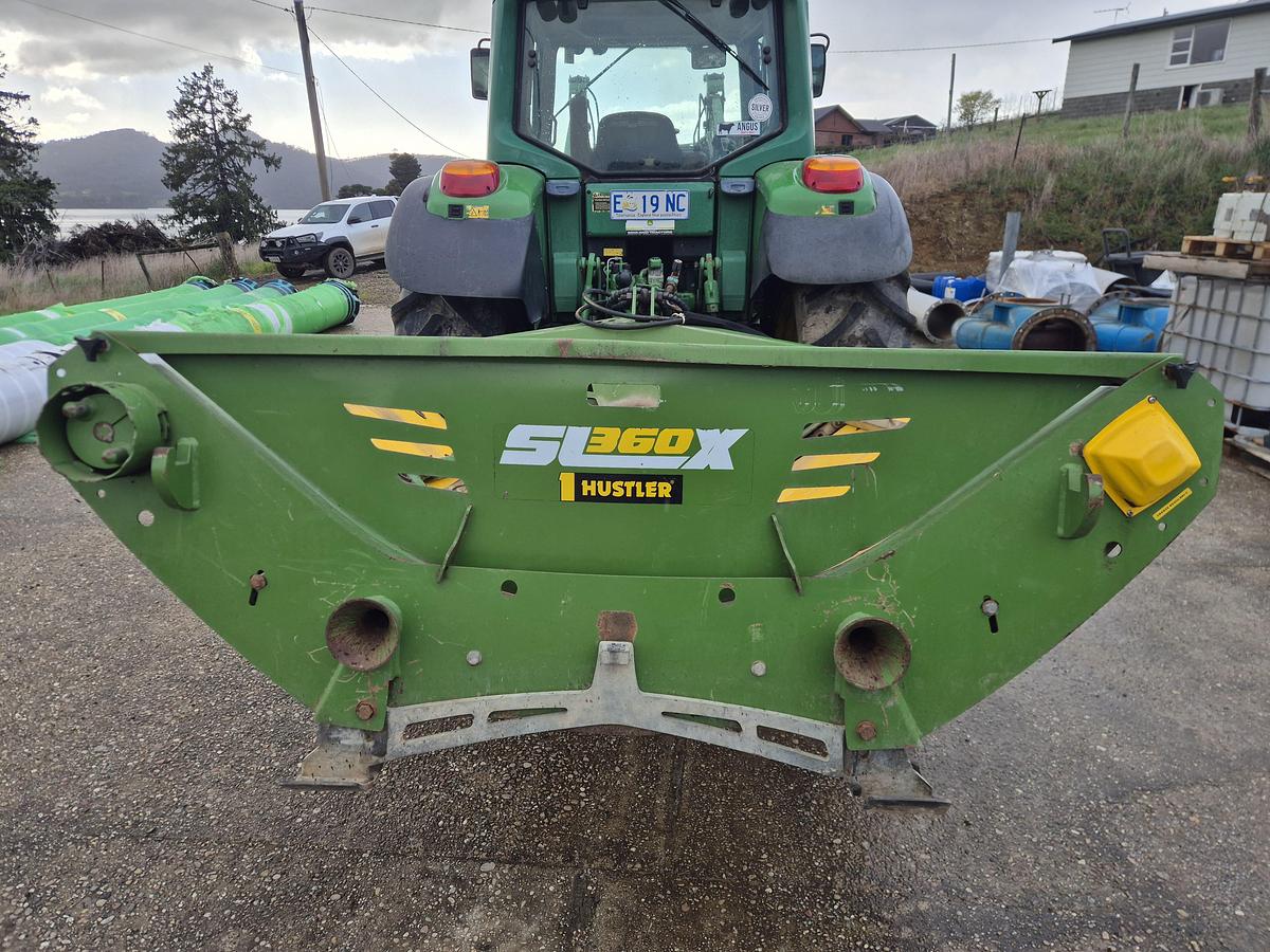 Used Hustler  SL360X Linkage Chain Bale Feeder
