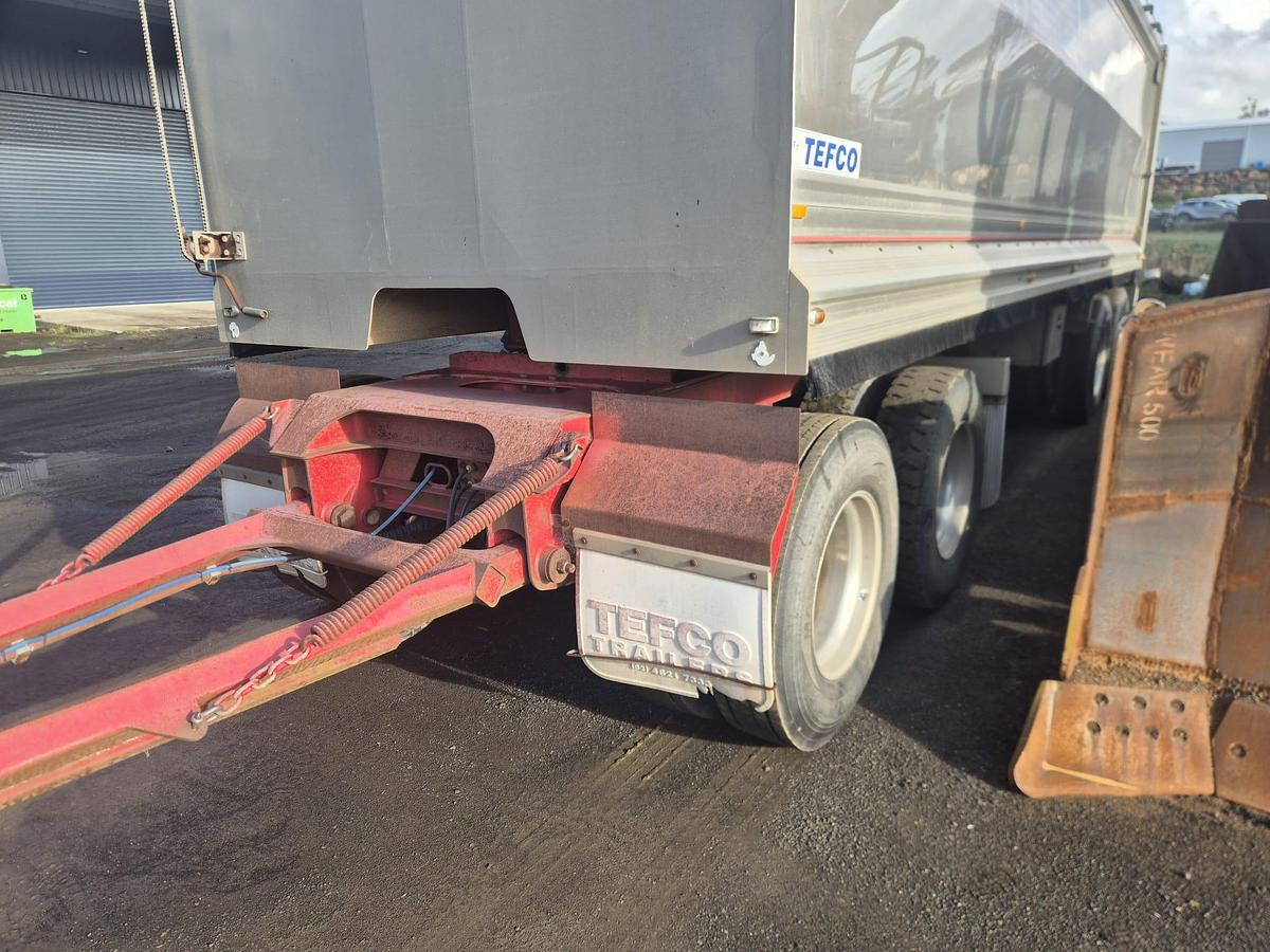 Used 2014 Tefco Quad Dog Tipper Trailer