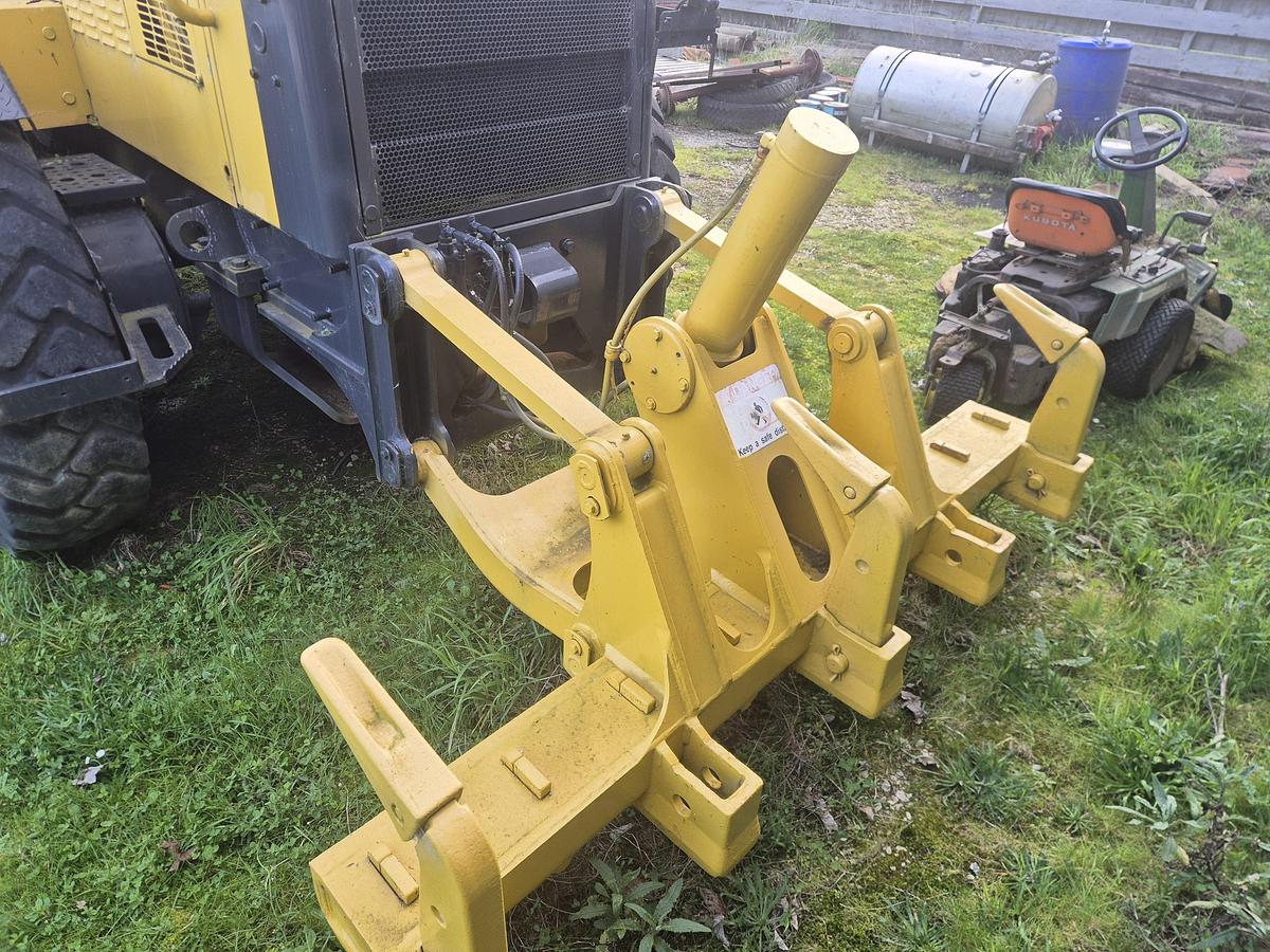 Used Komatsu GD 655