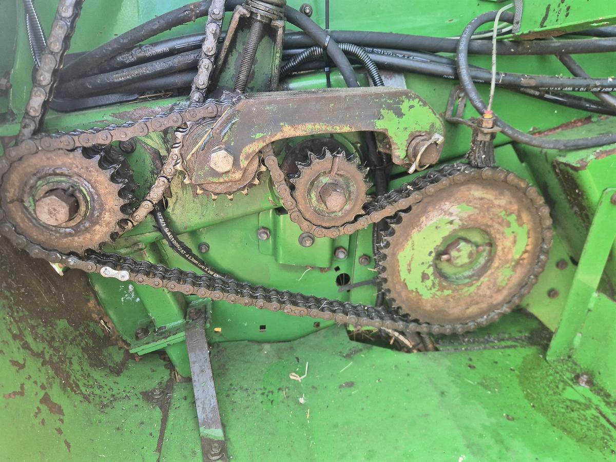 Used John Deere  592 Round Baler