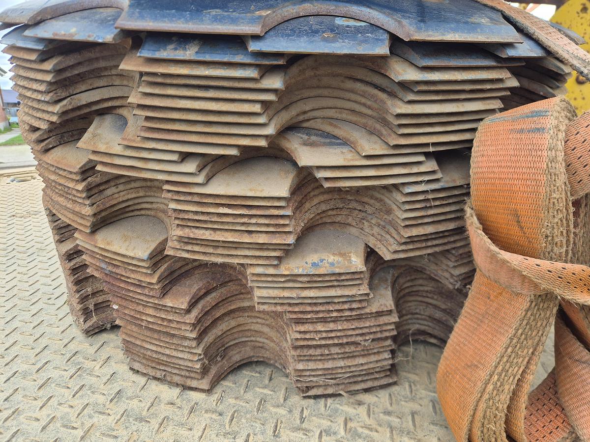 Used International 770 Scalloped Disc Plates