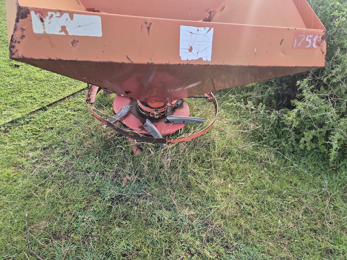 Used Lely Linkage Spreader