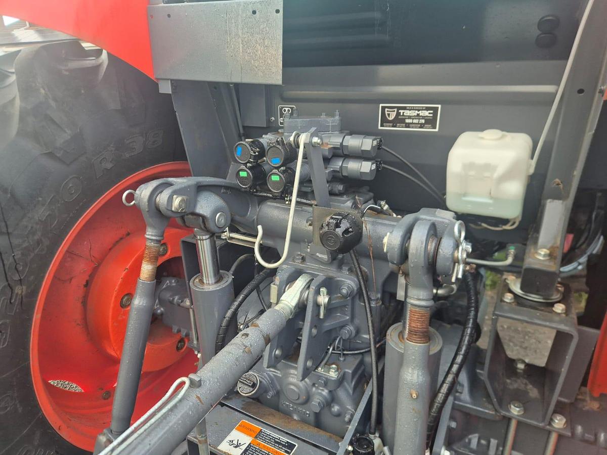 Used Kubota M126GX Tractor with Quicke Loader