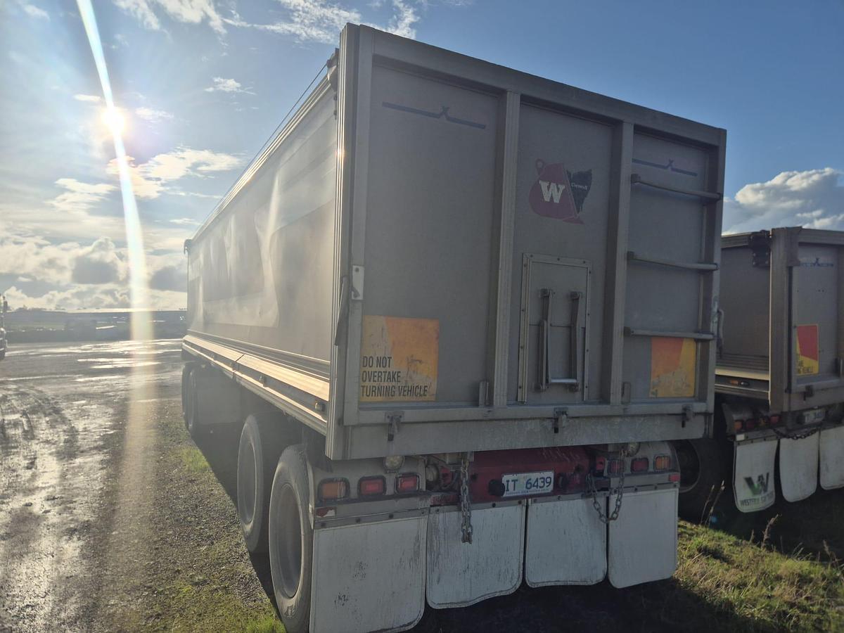 Used 2007 Hamelex Quad Dog Tipper Trailer