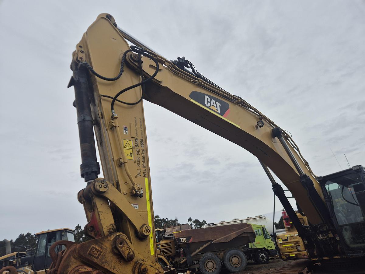 Used Caterpillar 349F